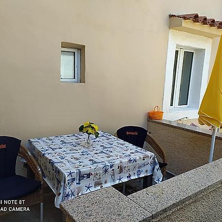 Apartament Cres Exteriör bild